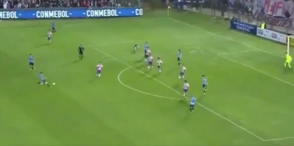 En su debut con Uruguay, golazo para poner rumbo al Mundial. Twitter