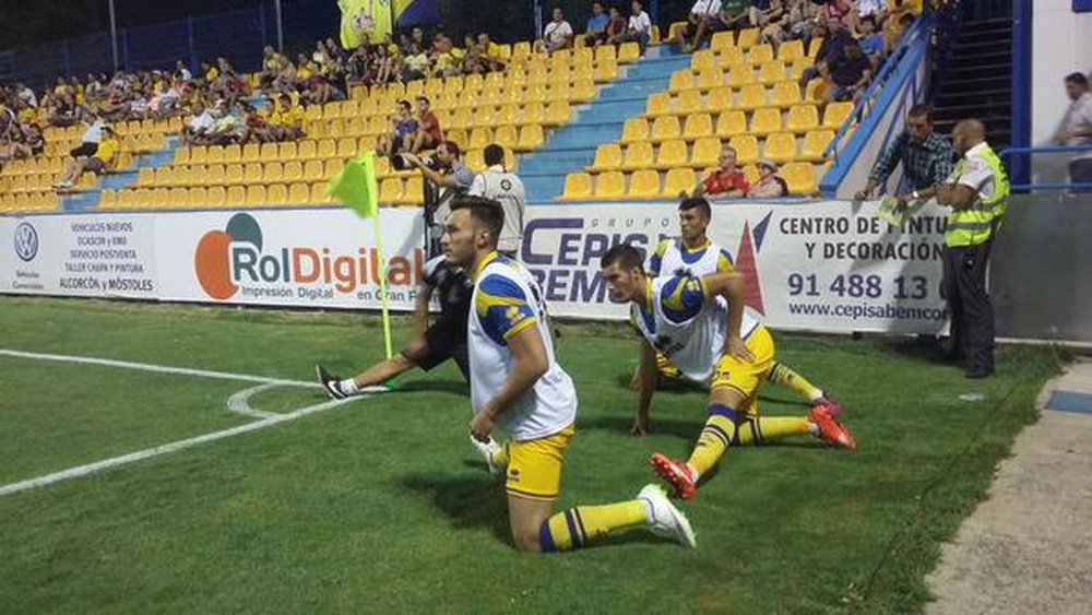 Fede Vega, Josan Ferrández y Sergi Guardiola, en un calentamiento con el Alcorcón. ADAlcorcón