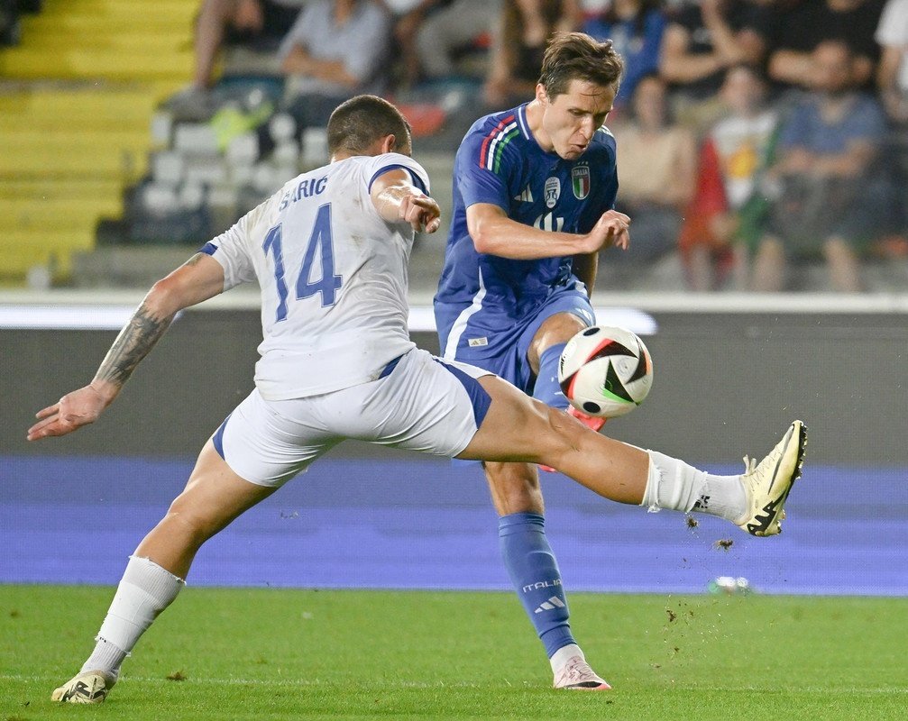 La Nazionale Azzurra parte in Germania con l'iniezione di fiducia data dal trionfo contro la Bosnia nell'ultimo test prima dell'inizio del torneo. Alla formazione di Luciano Spalletti basta il gol di Davide Frattesi per battere la Nazionale bosniaca.