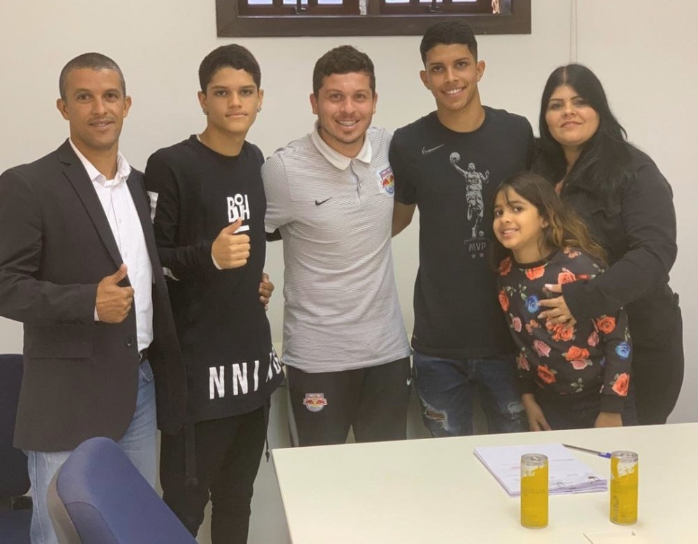 Felipe Cardoso firma con Bragantino. Instagram/FelipeCardoso10