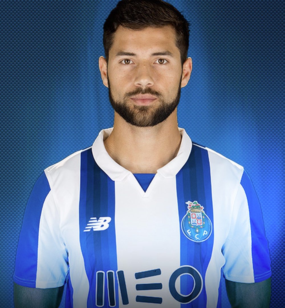Felipe Monteiro would be the chosen substitute for Pepe. Oporto