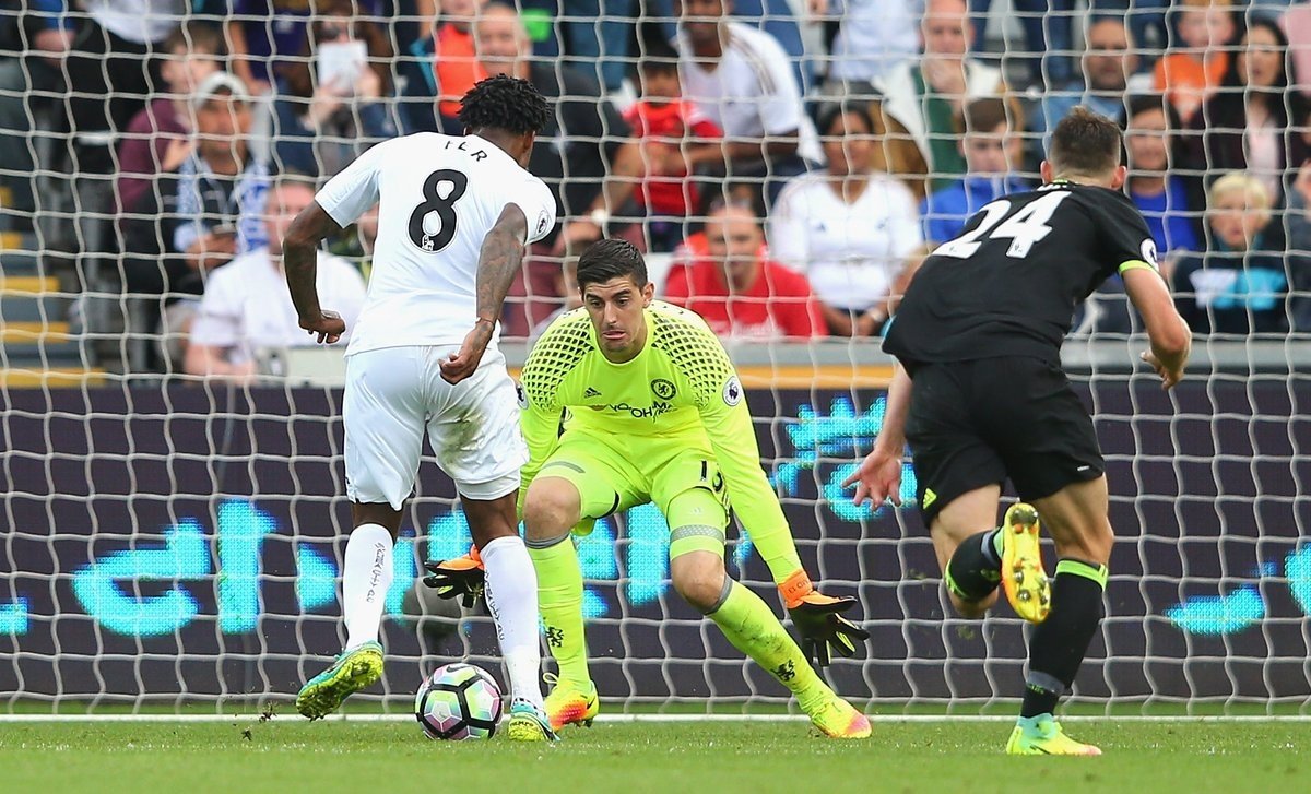 Fer pokes the ball past Courtois to put Swansea 2-1 up. ChelseaFC