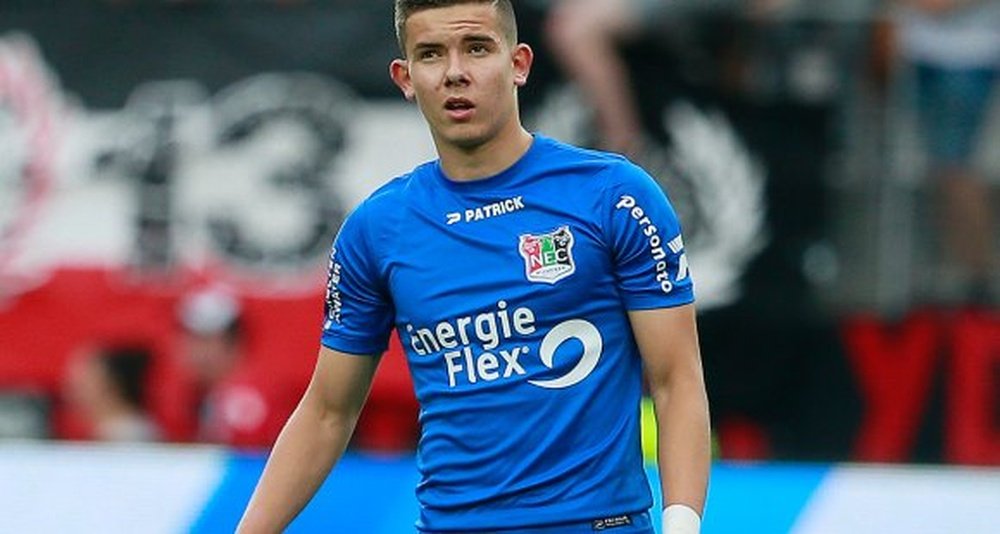 Ferdi Kadioglu marcó un gol con una vaselina especialmente alta. NECNijmegen