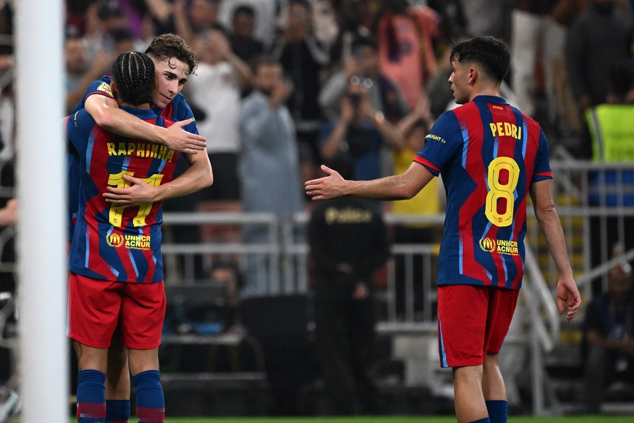 El Barça destroza al Athletic en modo avión