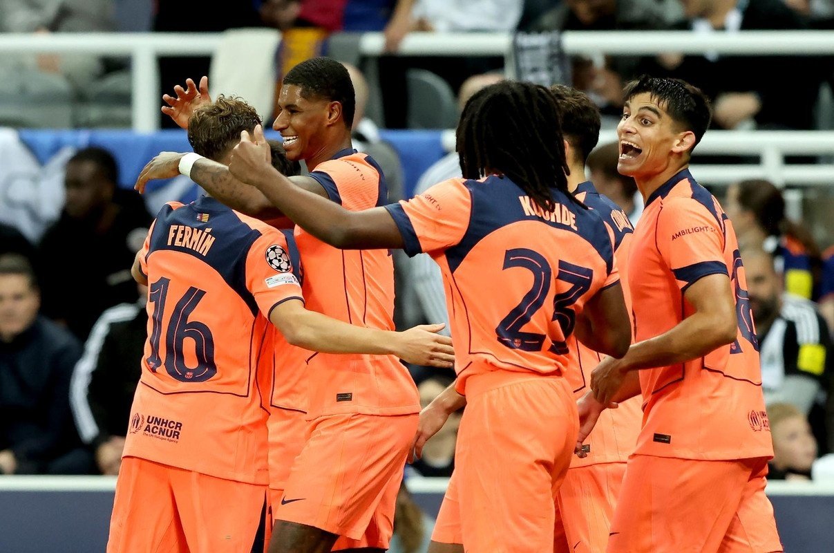 Rashford double seals Barcelona victory over Newcastle