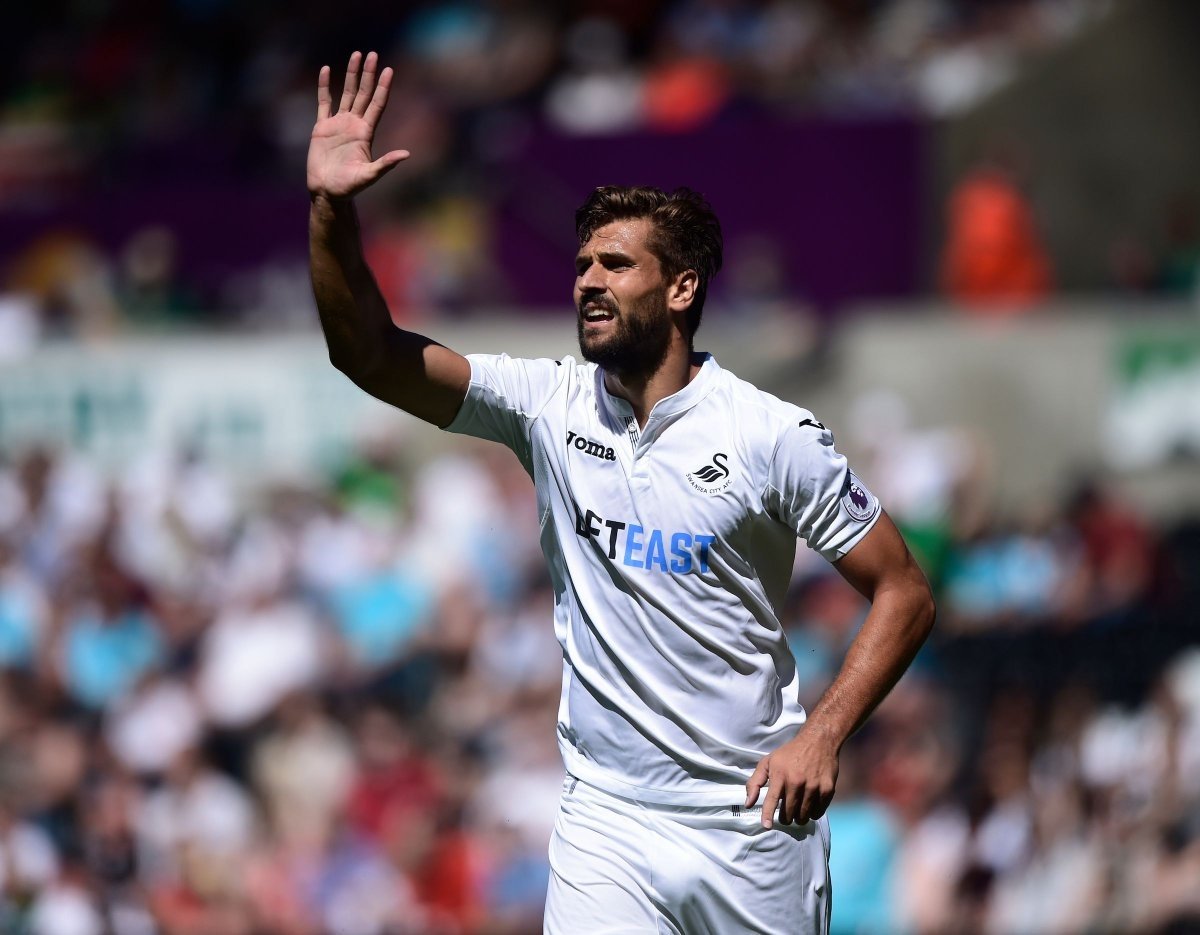 Fernando Llorente debuta como nuevo jugador del Swansea. SwanseaCityAFC