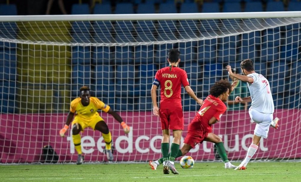 Portugal foi derrotado pela Espanha na final do Europeu Sub-19. Twitter/SeFutbol
