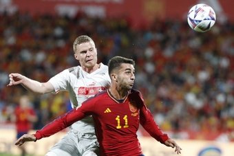 España cae ante Suiza en La Romareda. EFE