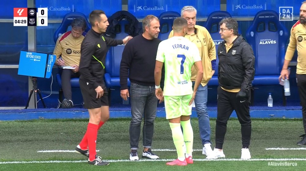 Torres could have injured his right thigh. Screenshot/DAZN