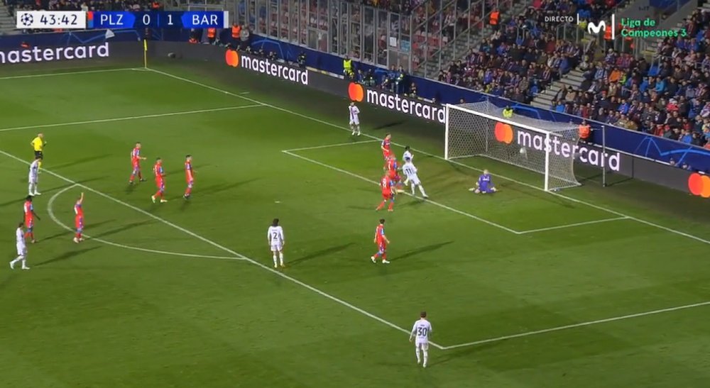 Chary analysed the defeat to Barcelona. Screenshot/MovistarLigadeCampeones
