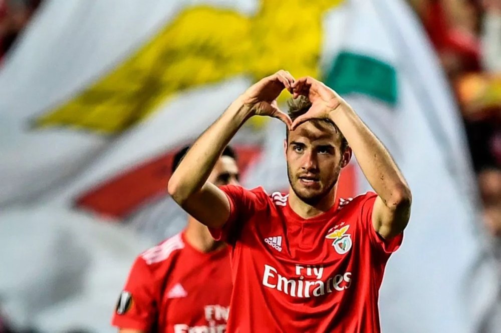 El Benfica quiere subir la cláusula de Ferro. AFP