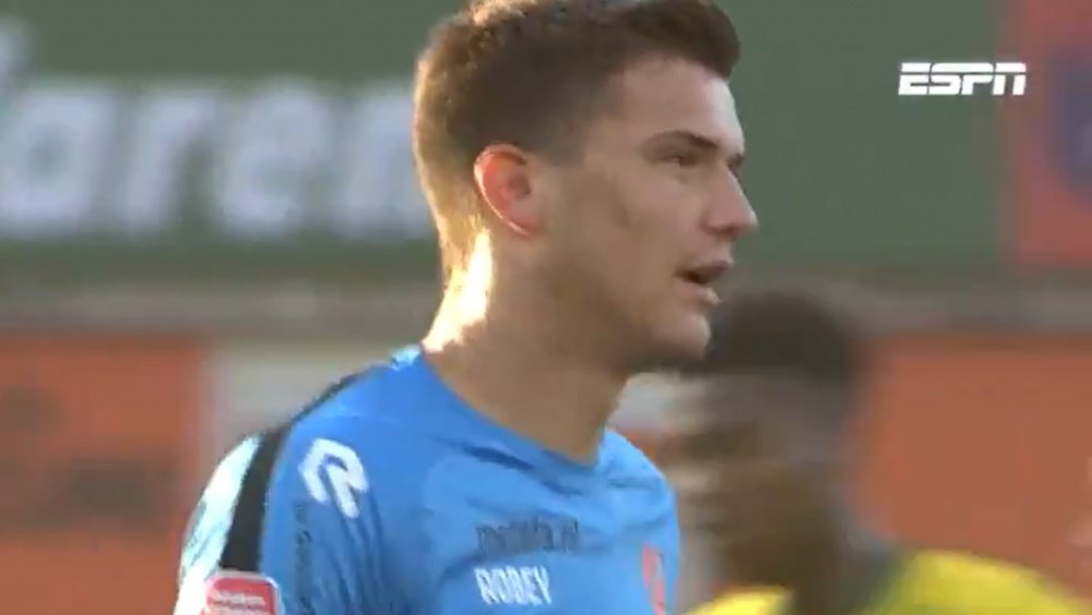 Filip Stankovic juega cedido en el Volendam neerlanés. Captura/ESPN