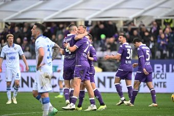 A Fiorentina virou a partida para cima da Lazio (2-1) e vai se aproximando das posições europeias. Michael Kayode e  Bonaventura foram os responsáveis por garantir os três pontos.