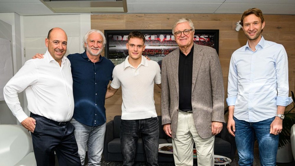 Le Bayer Leverkusen prolonge Florian Wirtz. Twitter/Bayer04Fussball