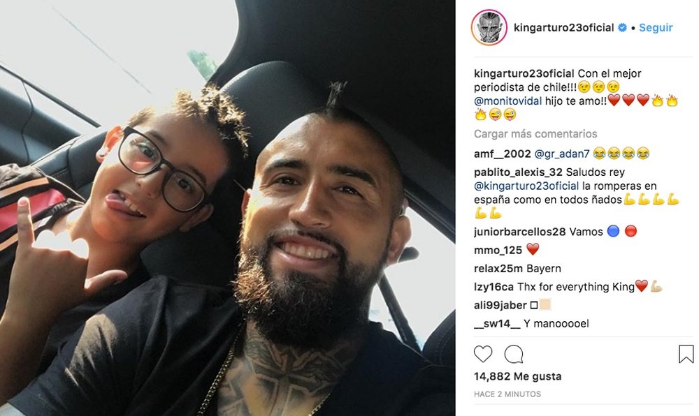Arturo Vidal, junto a su hijo. Instagram/kingarturo23oficial