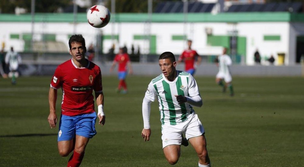 Reparto de puntos entre el Betis Deportivo y el Murcia. RealBetisBalompié