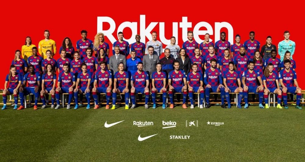 Barcelona reuni equipes para a foto oficial. FCBarcelona