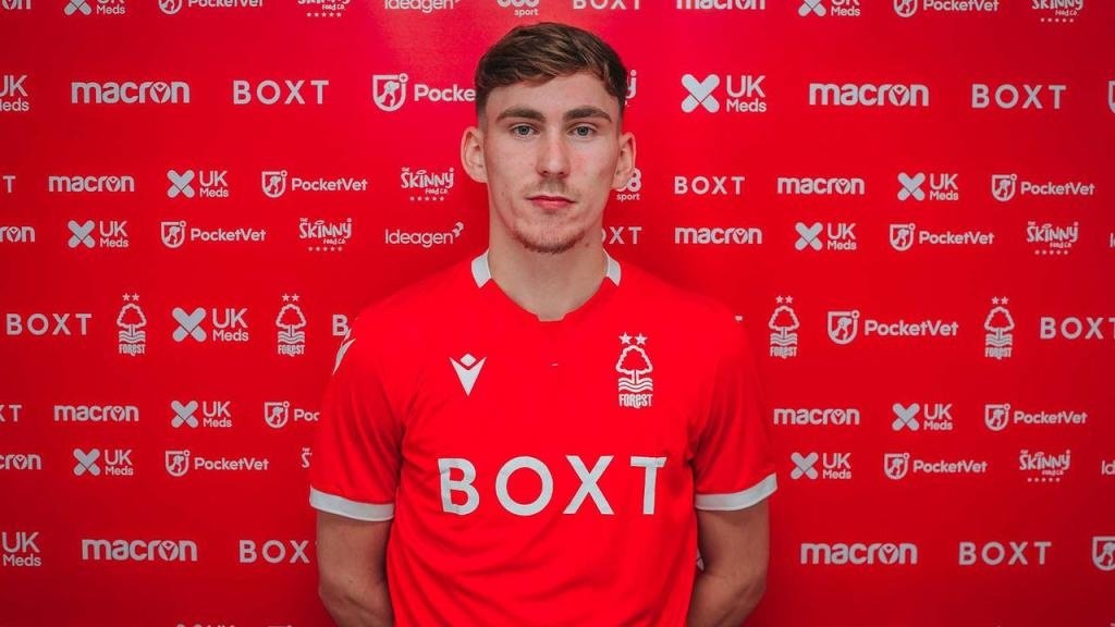 El United cede a James Garner al Nottingham Forest