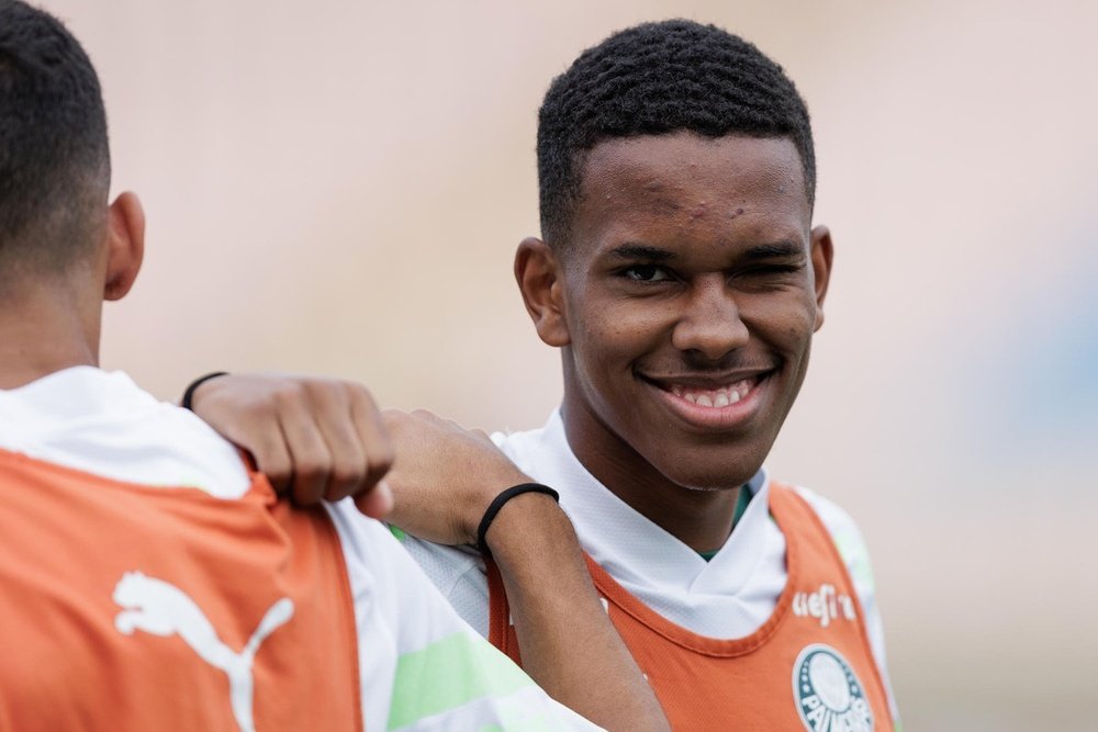 Estevão, o quinto jogador mais jovem a estrear pela seleção brasileira. EFE
