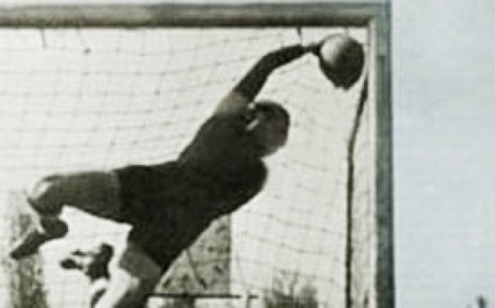 Winston Coe, al que le faltaba un brazo, fue el portero de Barracas Athletic tres partidos.