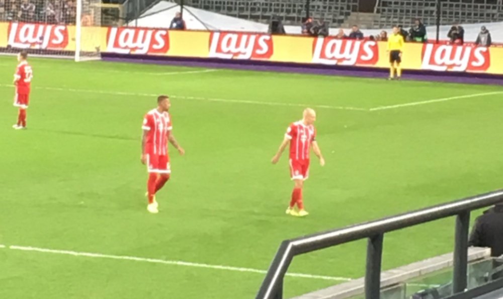 Robben también se fue lesionado del partido. Twitter/HomeBayern___