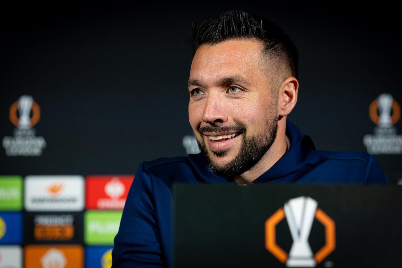 Treinador do FC Porto antevê duelo intenso: 
