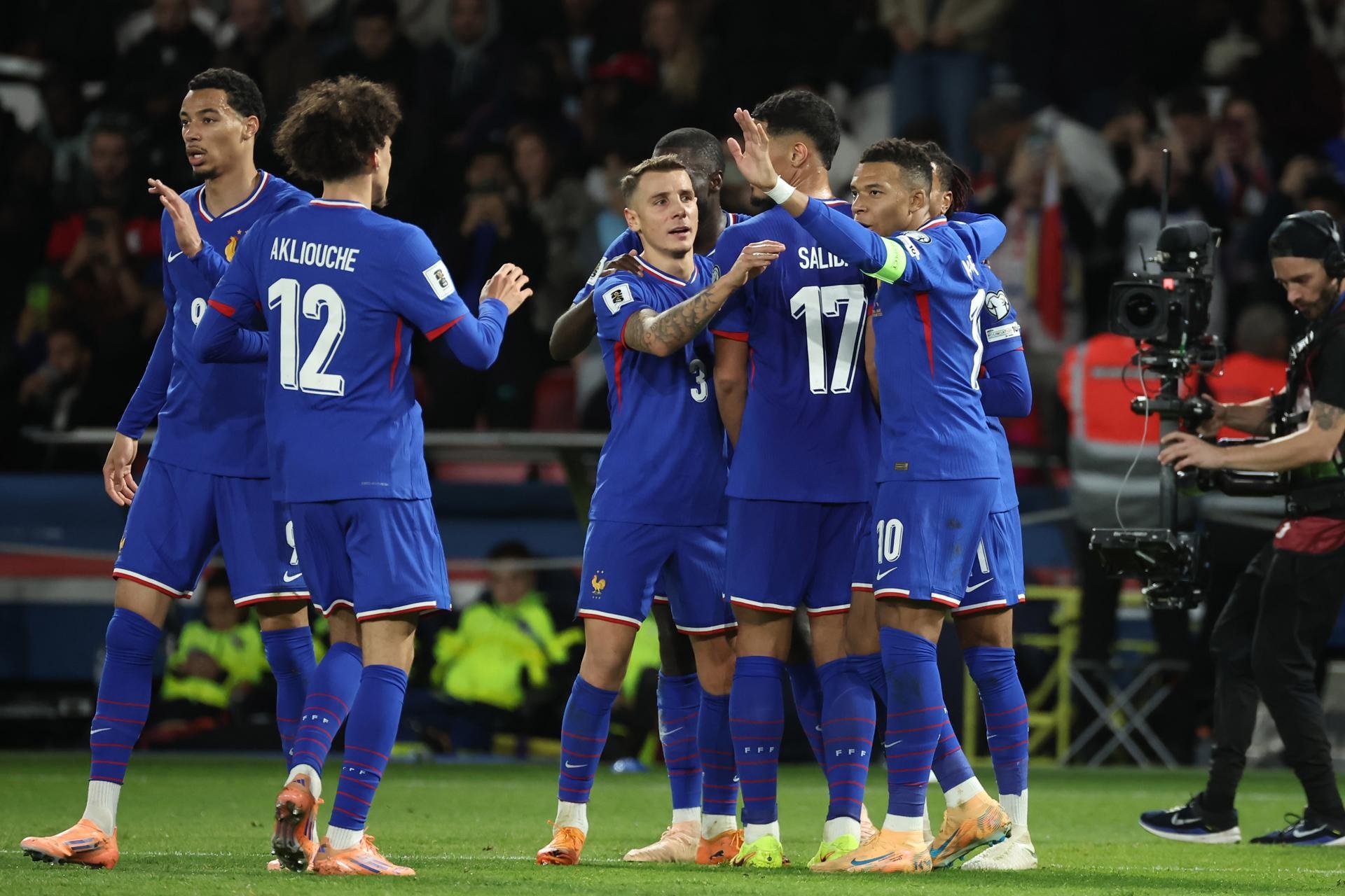 Francia sacó el pertinente billete para el Mundial 2026 después de vencer a Ucrania, en un partido que no resolvió hasta el segundo tiempo (4-0). Kylian Mbappé, el protagonista al meter un doblete para alcanzar los 400 goles entre club y selección.