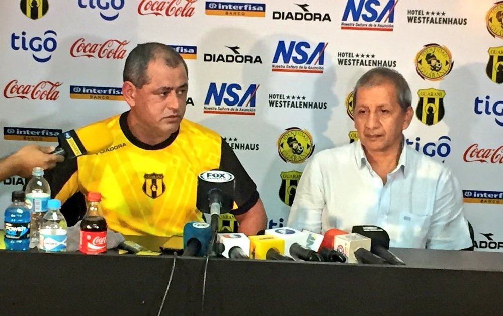 Francisco Arce, en su presentación como nuevo entrenador del Guaraní. Twitter
