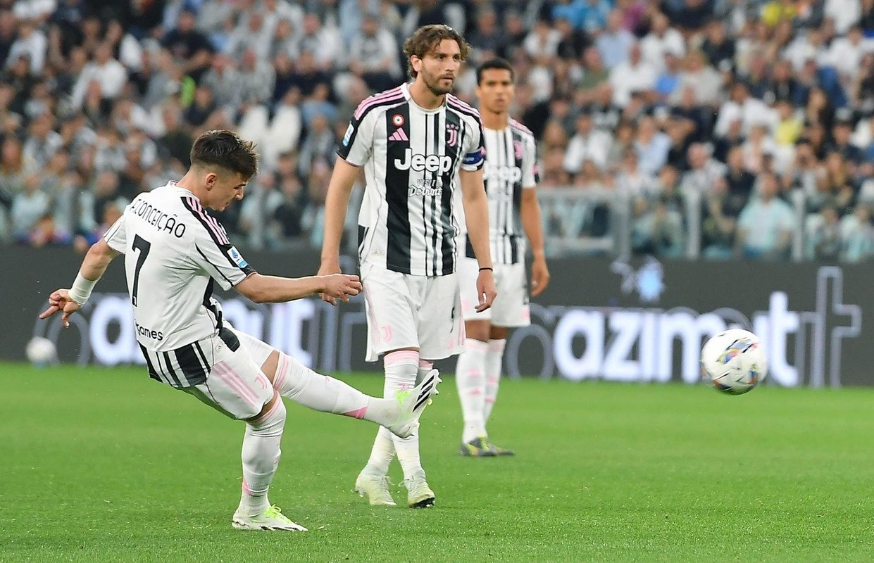 Igor Tudor, allenatore della Juventus, ha analizzato la preparazione della squadra in vista dell'amichevole contro il Borussia Dortmund. Il tecnico ha confermato che David e Joao Mario saranno titolari e ha parlato della preparazione di Bremer, che avrà spazio per accumulare minuti.