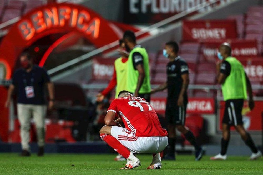 Com 17 positivos, Benfica pode parar por duas semanas. EFE