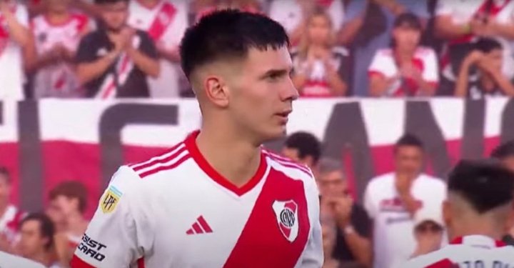 16-year-old Mastantuono has already made 11 official appearances for River Plate. Screenshot/ESPN