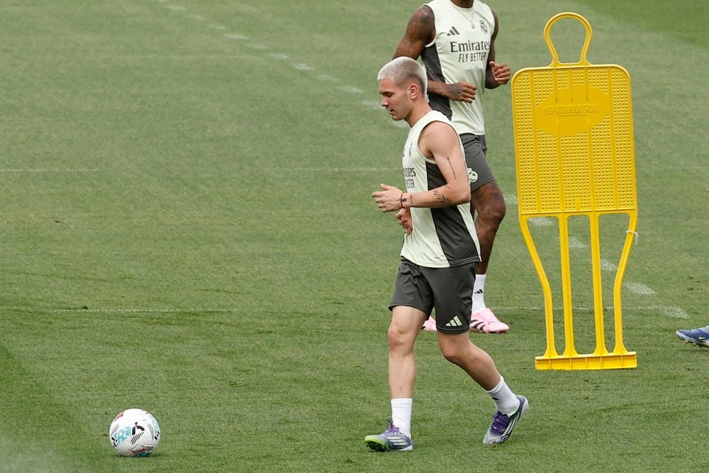 Mastantuono only linked up with the squad midway through pre-season after turning 18. EFE