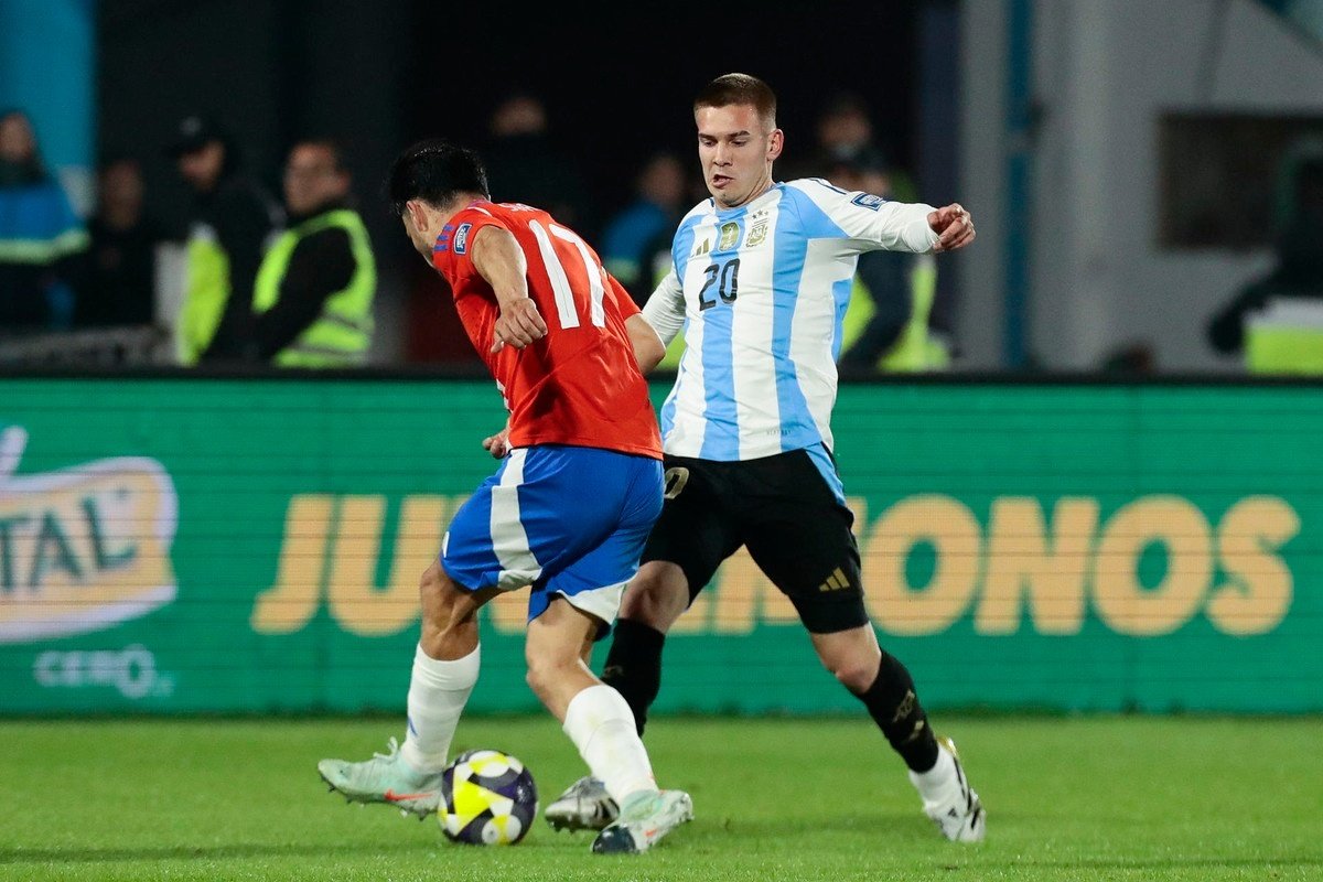 Mastantuono ya es líder de River e internacional absoluto. EFE