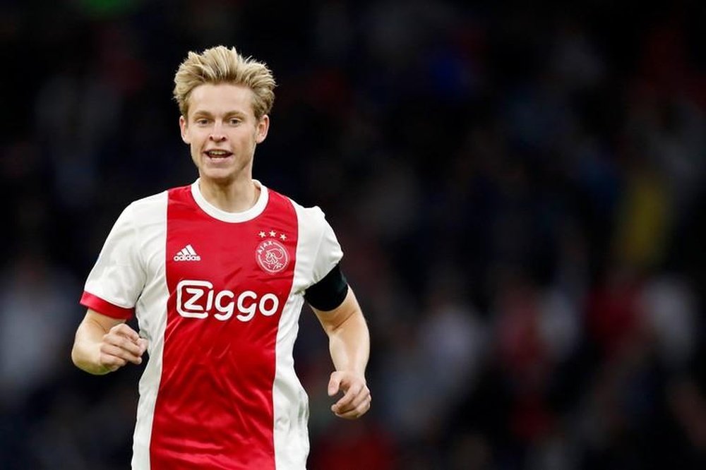 The 'Red Devils' will fight for De Jong's signature. AFP