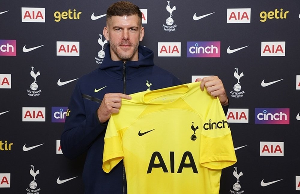 El Tottenham ficha de Fraser Forster hasta 2024. TottenhamHotspur