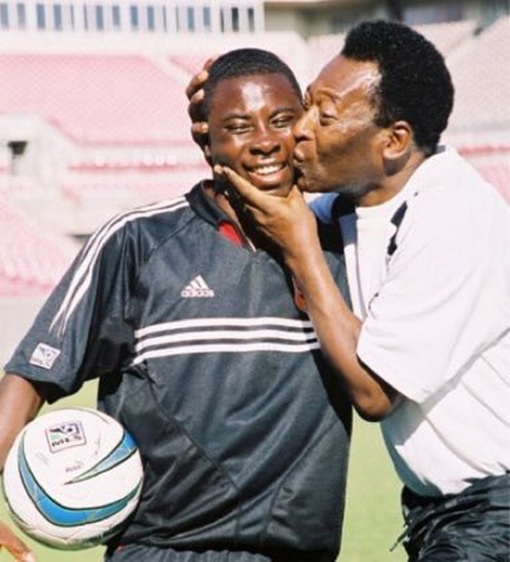 Freddy Abdu junto a Pelé. Twitter.