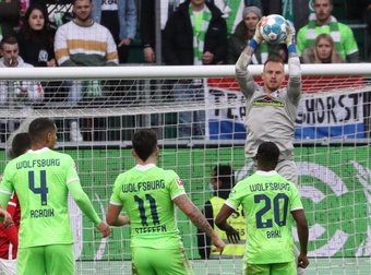 El Wolfsburgo se despachó a gusto contra el colista. EFE