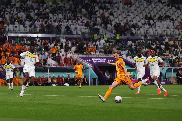 Netherlands strike late to beat Senegal on World Cup return. EFE