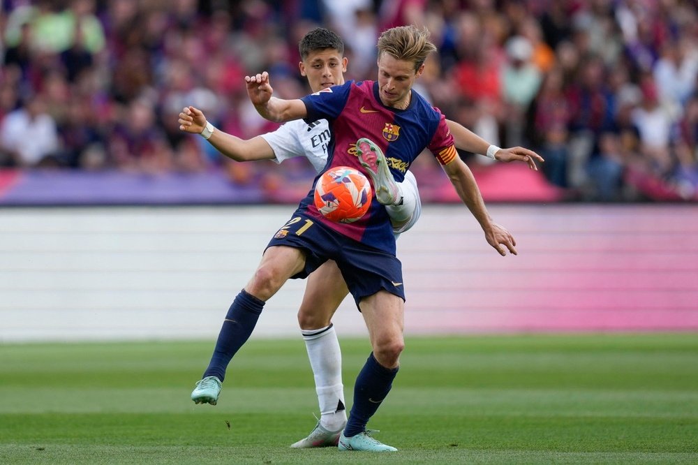De Jong se gana la renovación. EFE