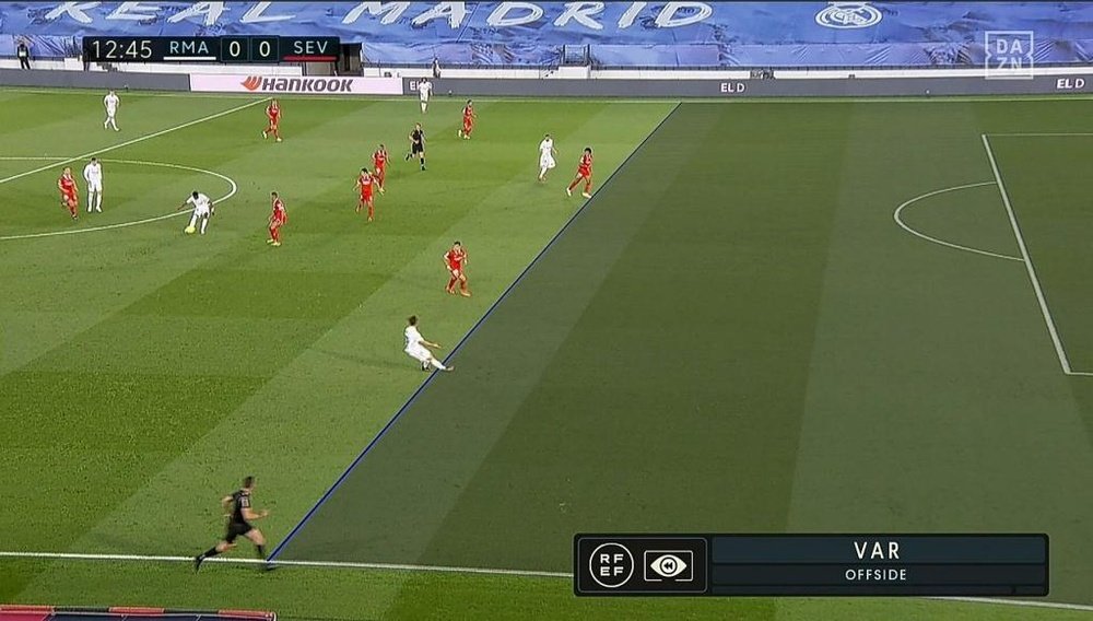 Odriozola slipped and ended up offside. Screenshot/MovistarLaLiga