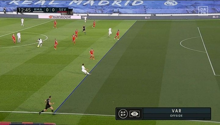 A slip by Odriozola saw Benzema's goal disallowed at 0-0!