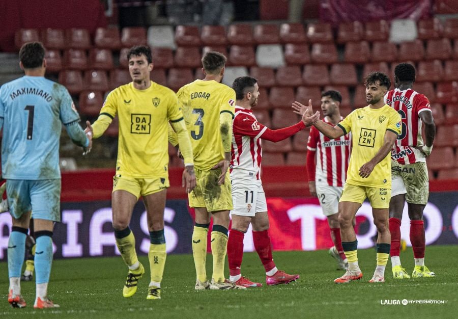 Sporting y Almería se quedan con mal sabor de boca