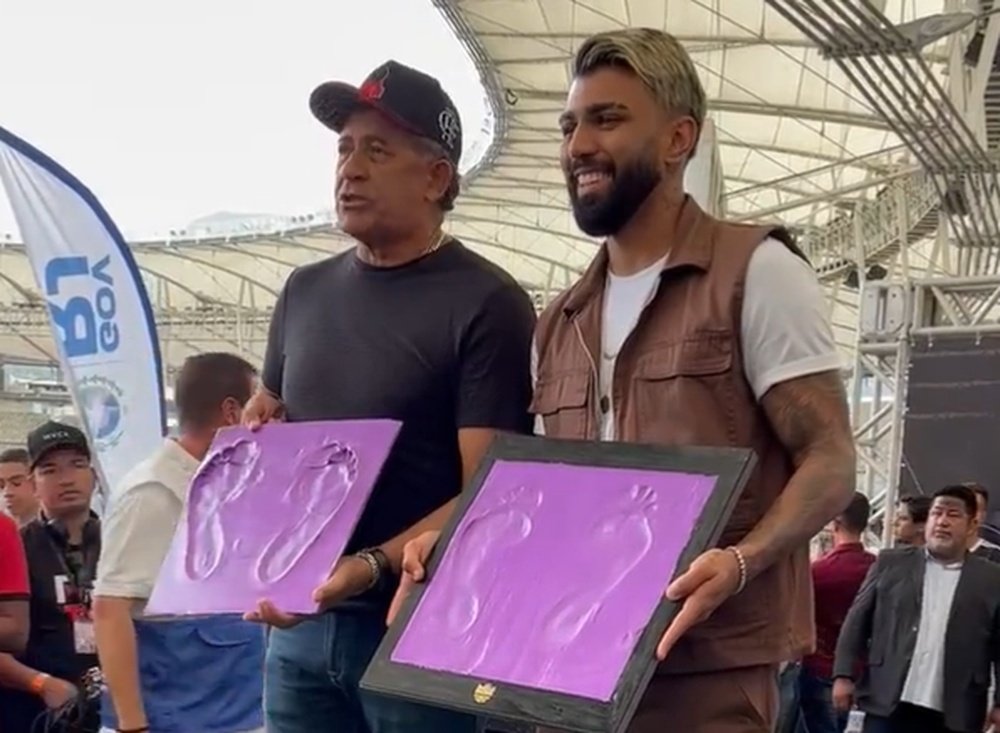 Gabigol e Nunes entram para a Calçada da Fama do Maracanã. Captura Flamengo