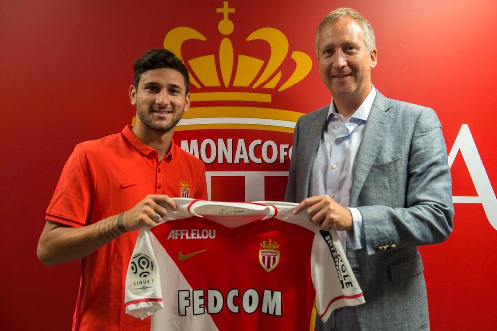 Gabriel Boschilia con Vadim Vasilyev, durante su presentación como nuevo jugador del Mónaco. ASMonaco