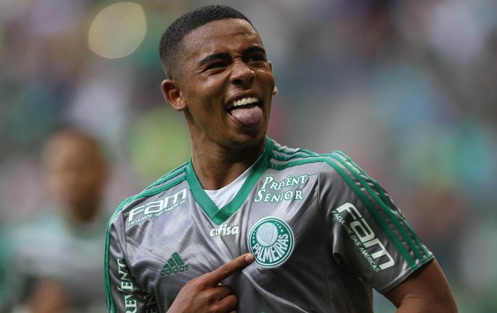 Gabriel Jesus marca, asiste y provoca un penalti en la victoria de Palmeiras