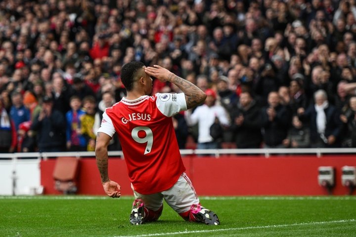 Gabriel Jesus celebra fim do jejum: 