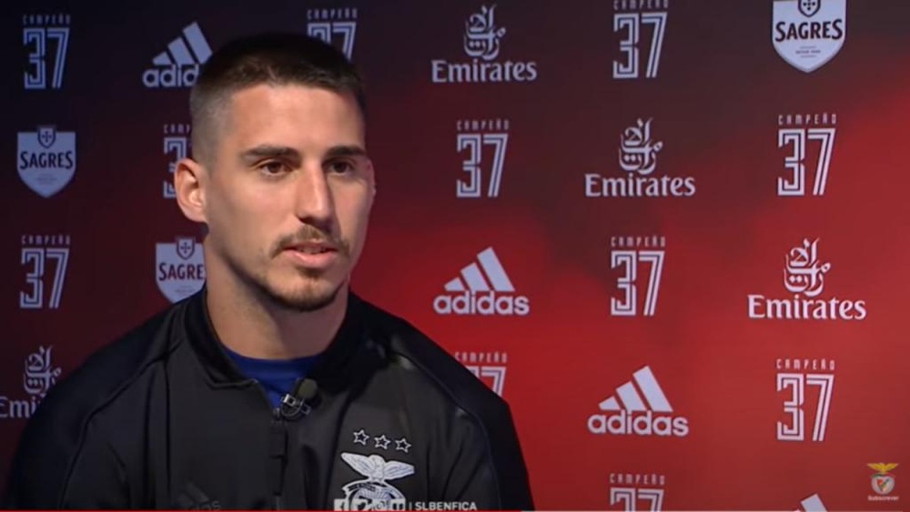 Todavía no hay acuerdo entre Gabriel Pires y el Benfica. Captura/SportLisboaBenfica