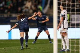 El Paris FC venció al Real Madrid en la 3ª jornada de la Champions League femenina (2-1). Las jugadoras blancas todavía no conocen la victoria en lo que va de competición y se complican de forma muy seria su clasificación para la siguiente ronda.