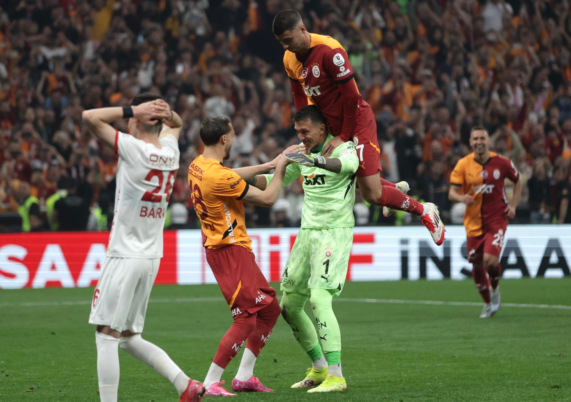 Álvaro Morata conquistó el doblete con le Galatasaray. EFE