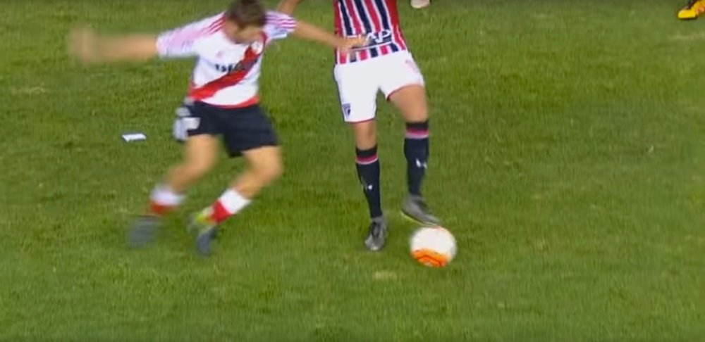 Ganso, the moment before his incredible nutmeg on Nicolás Domingo. BeSoccer